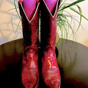 Stetson red women boots! Looks great with skirts, shorts and jeans!